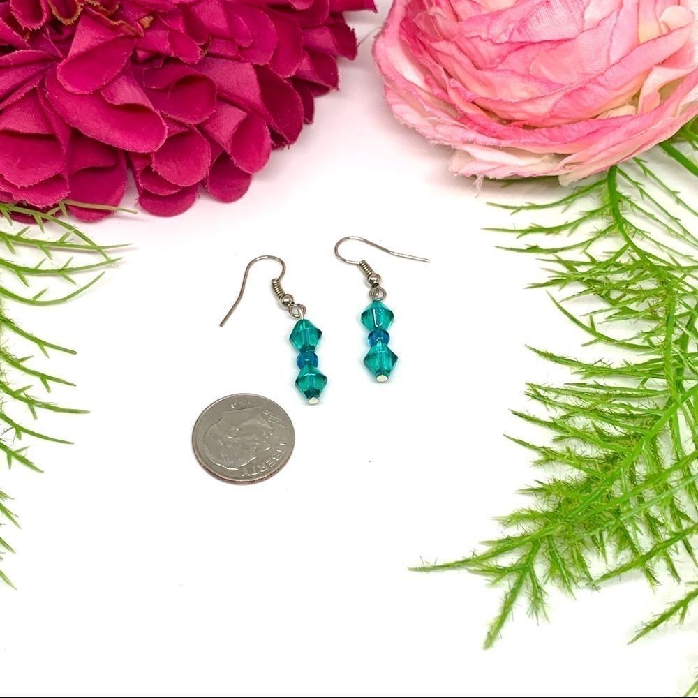 VINTAGE⚜️TURQUOISE GLASS Crystal Dangling Earrings - Picture 6 of 6